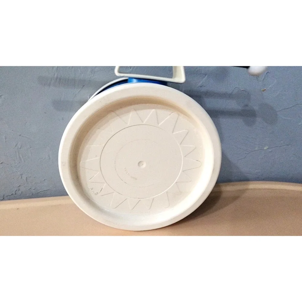 Vintage 1976 Fisher Price plastic toy drum‎ Blue & White Jack In Box xylophone